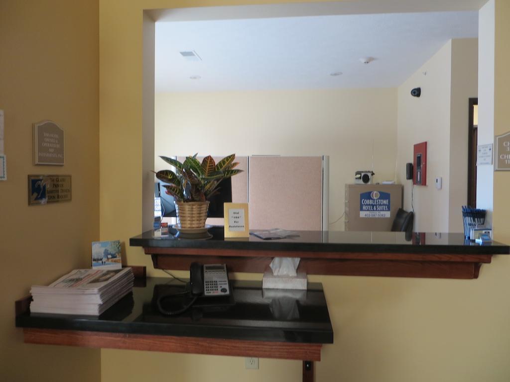 The Edgewood Hotel And Suites Fairbury Esterno foto