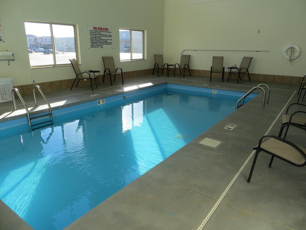 The Edgewood Hotel And Suites Fairbury Esterno foto
