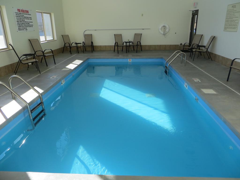 The Edgewood Hotel And Suites Fairbury Esterno foto