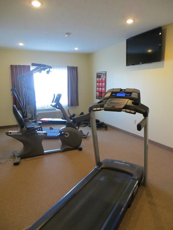The Edgewood Hotel And Suites Fairbury Esterno foto