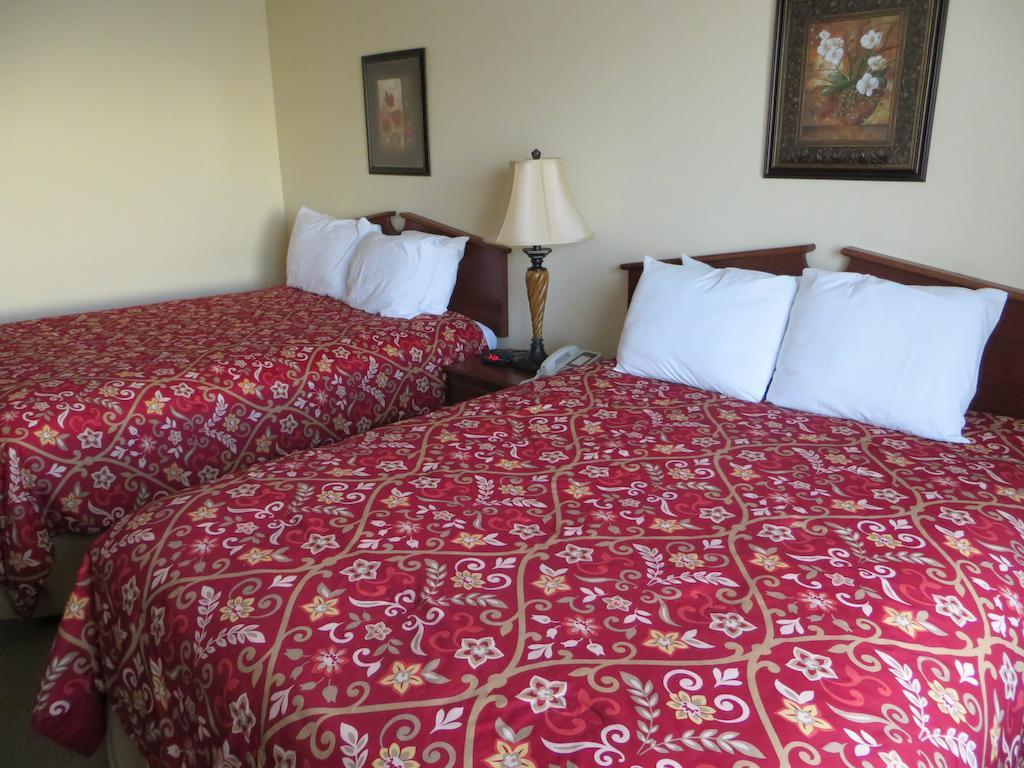 The Edgewood Hotel And Suites Fairbury Camera foto