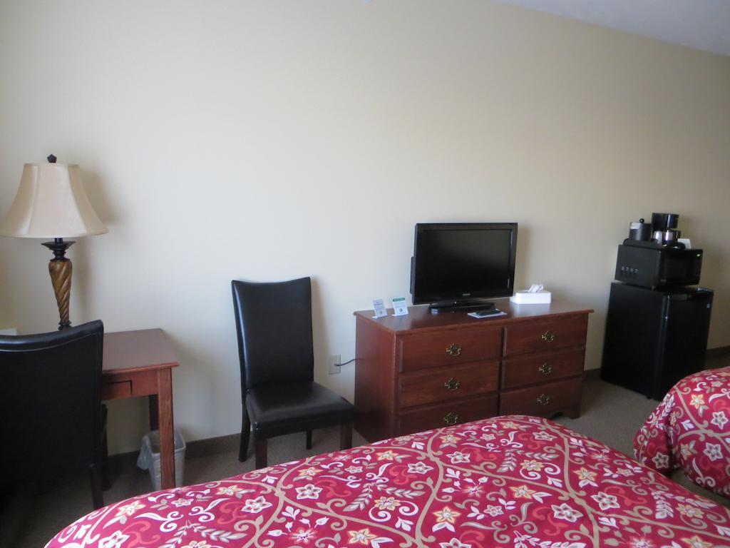 The Edgewood Hotel And Suites Fairbury Camera foto