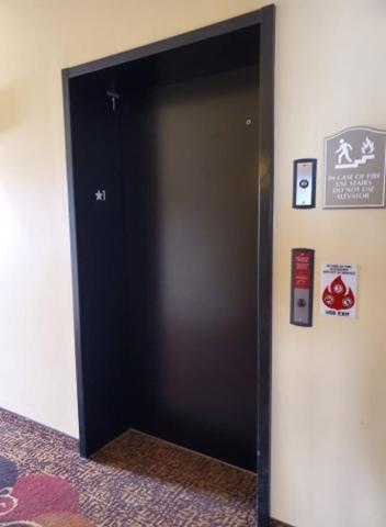 The Edgewood Hotel And Suites Fairbury Esterno foto